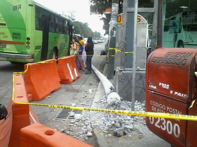 Un muerto por choque de pipa en Azcapotzalco - pipa-choque-azcapo-20ago-Siete24Noticias