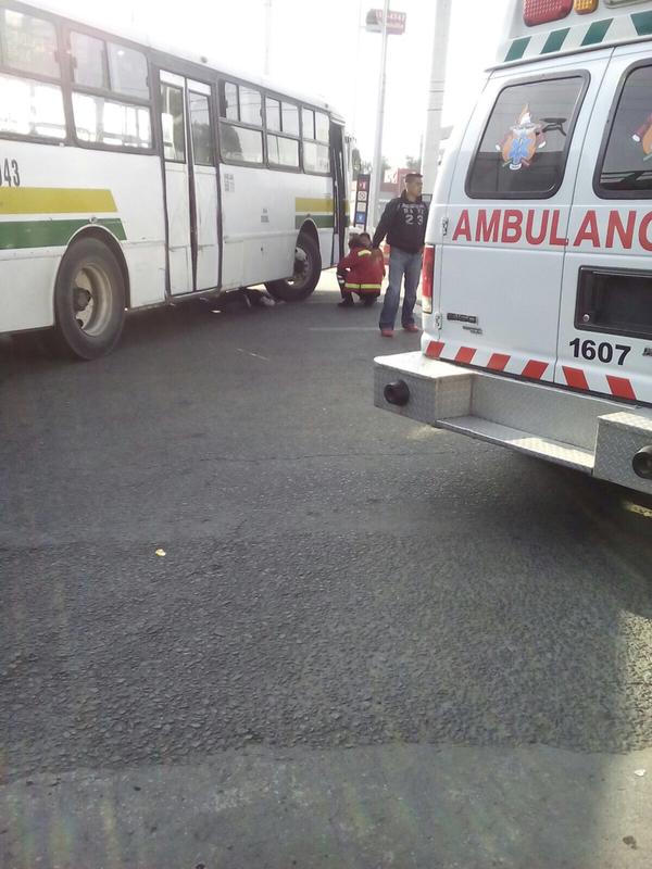 Camión se sube a la banqueta, peatón muere - santa-martha