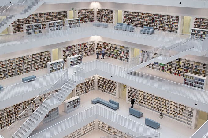 Espectaculares bibliotecas del mundo - stuttgart-city-library-germany-editorial-use-only-robwilson39-thinkstock-458074285