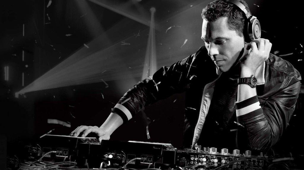 Los DJ’s mejor pagados en 2015 - tiesto-guess-1024x573