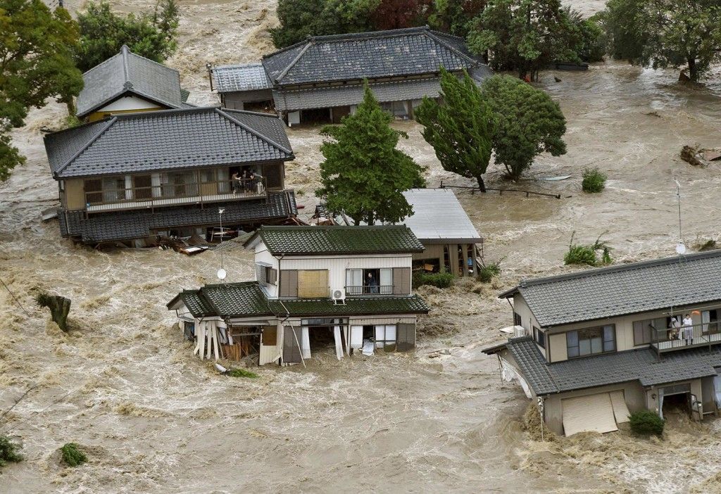 Cien mil personas evacuadas en Japón por lluvias - 1300937-1024x702