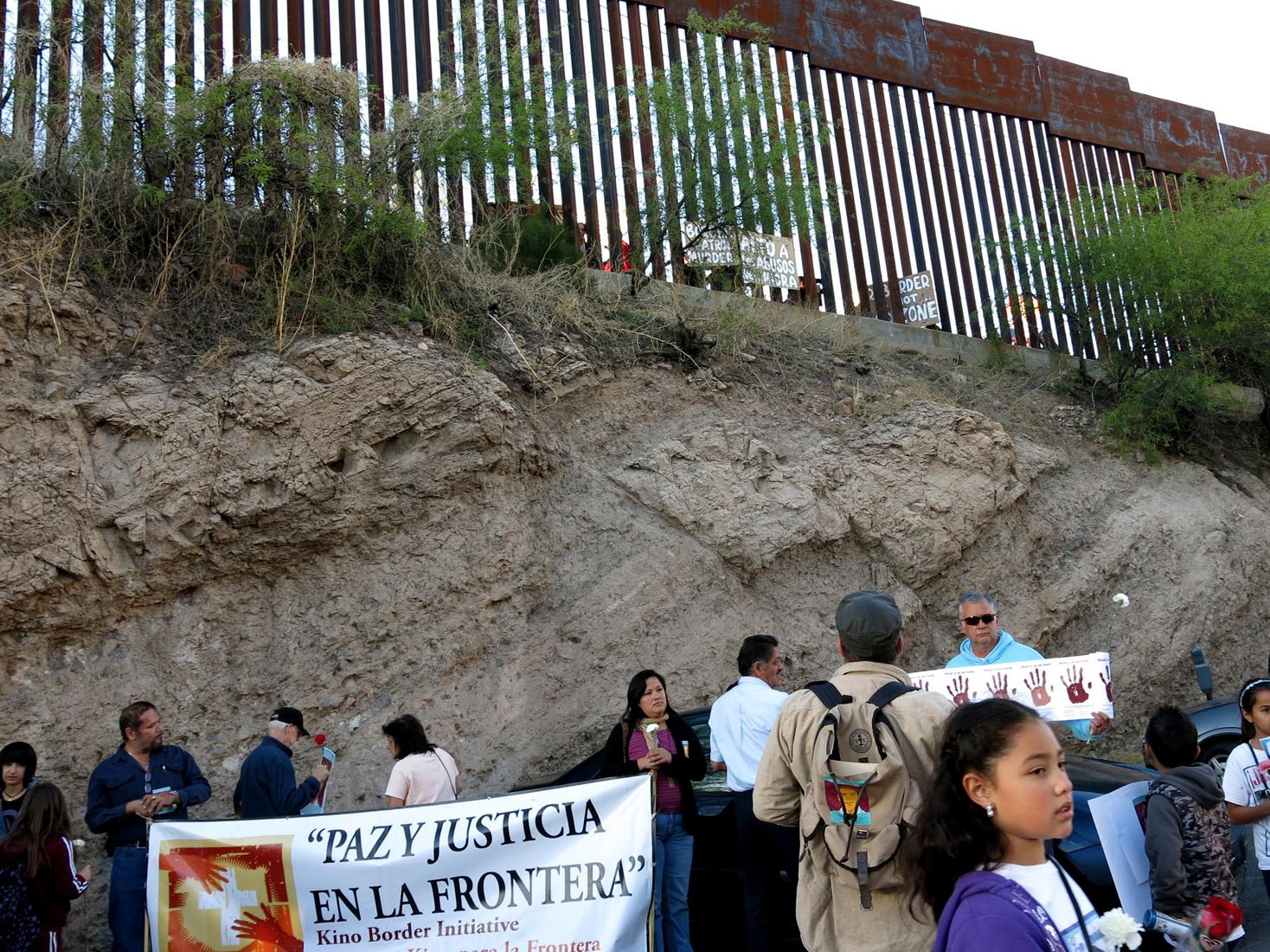 Acusan a agente fronterizo por muerte de mexicano - 176940616