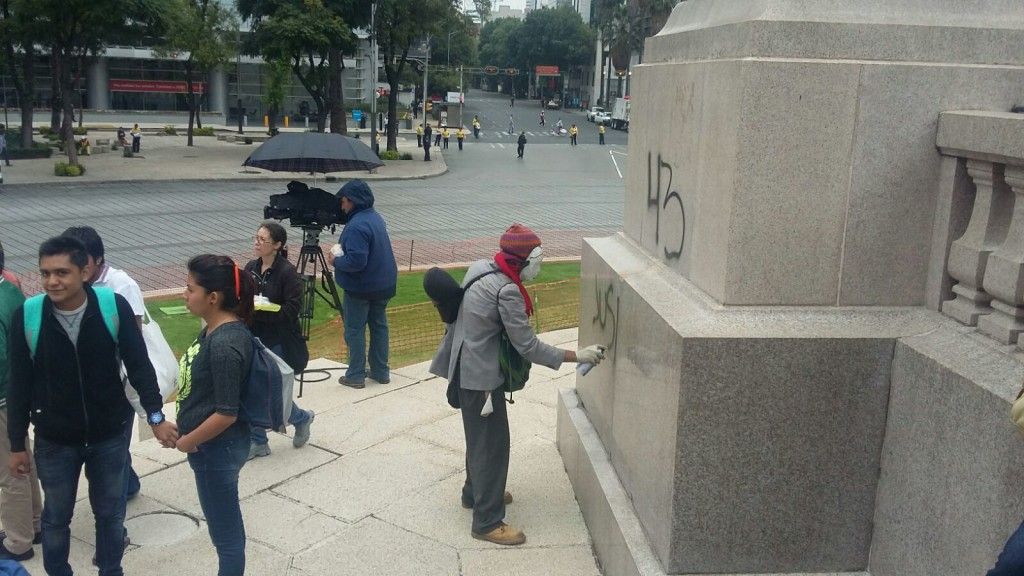 Grupos de anarquistas se inflitran en marcha pacífica - 5804c9e3e3e157957e1b93d1487bb5bd-1-1024x576