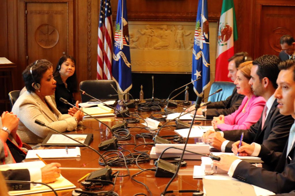 Proponen más cooperación en extradición y asistencia jurídica - Arely-Gomez-PGR-en-EEUU-PGR3-1024x679