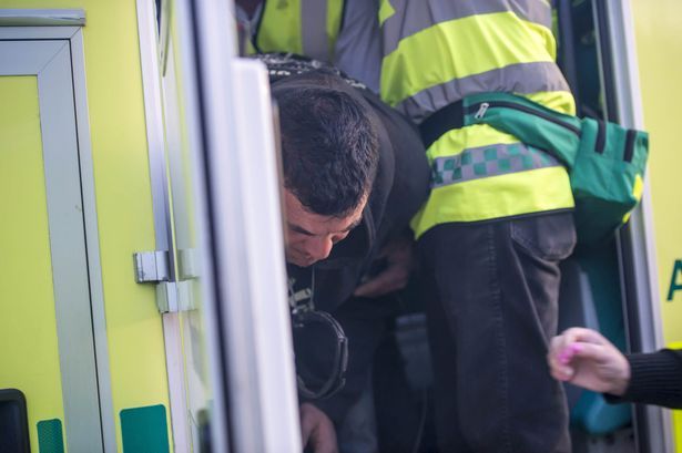 Escapista casi muere al ser enterrado vivo - Buried-alive-1