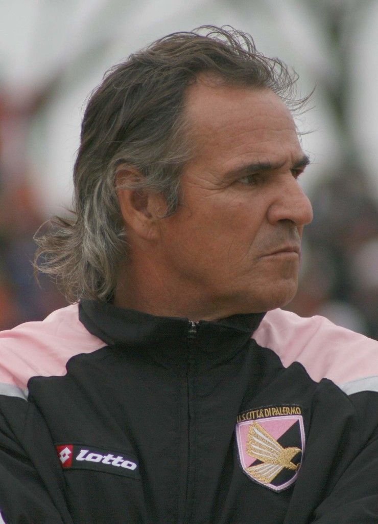 Padre de Edinson Cavani deja la cárcel - Cavani-L..3-740x1024