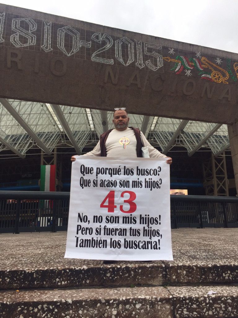 ¡Ayotzinapa vive! - Consignas-768x1024