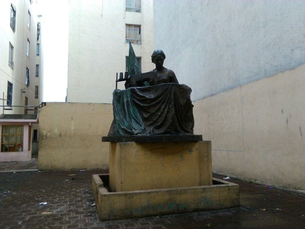 Más de mil costureras murieron atrapadas en el terremoto del 85 - Costureras-1024x768