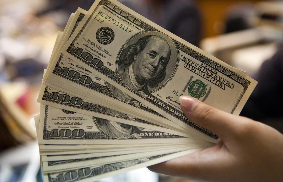 El peso continuará a la deriva frente al dólar - Dólar-rompe-la-barrera-de-los-17-pesos