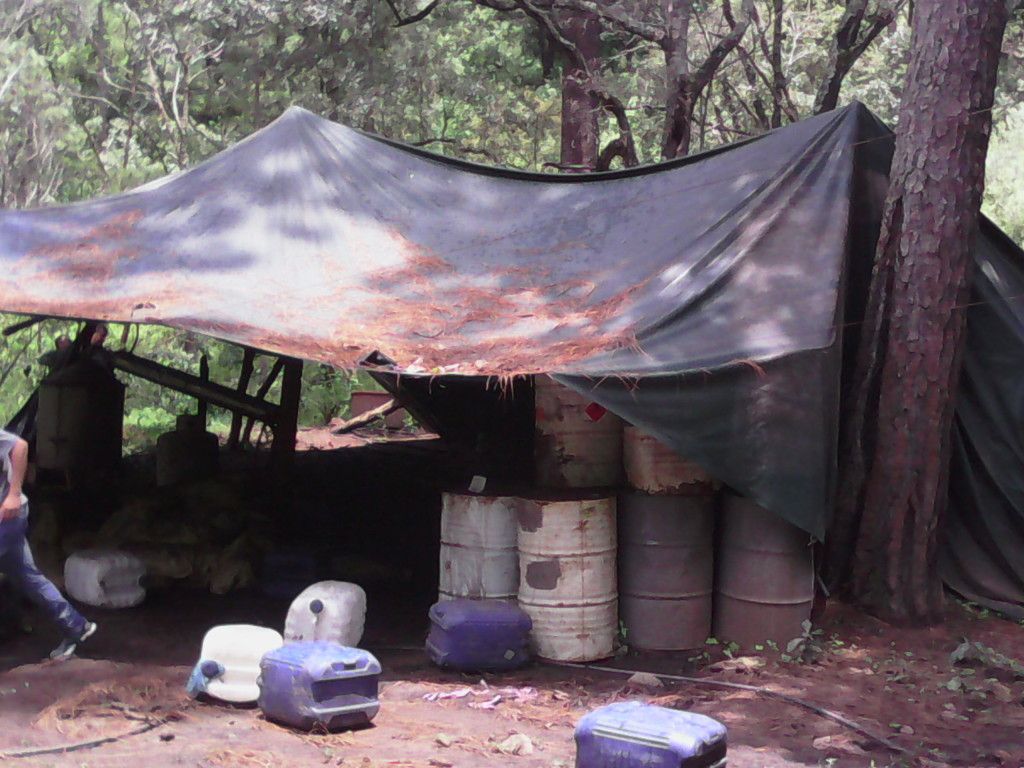 Desmantelan narcolaboratorio en Jalisco - JAL-NARCOLAB-DROGA-SINTETICA-IMG_20150817_140323-1024x768