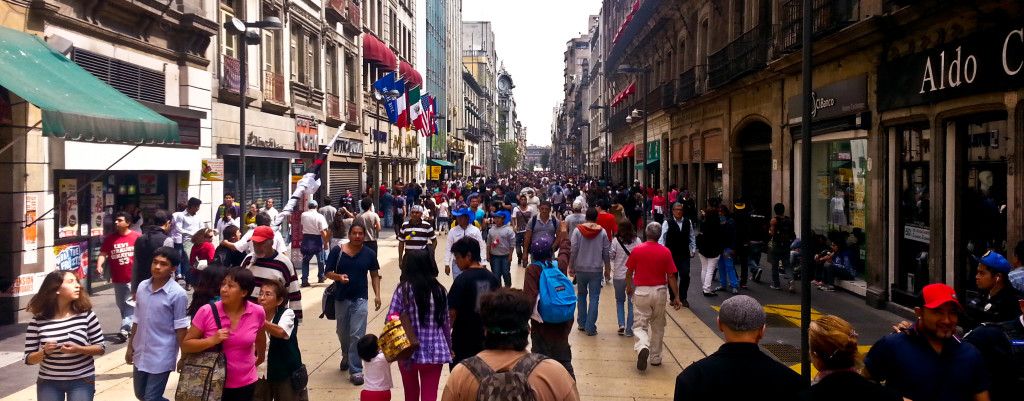 Las ventajas de caminar 25 minutos al día - Mexico-City-Ped-Street-1-1024x401