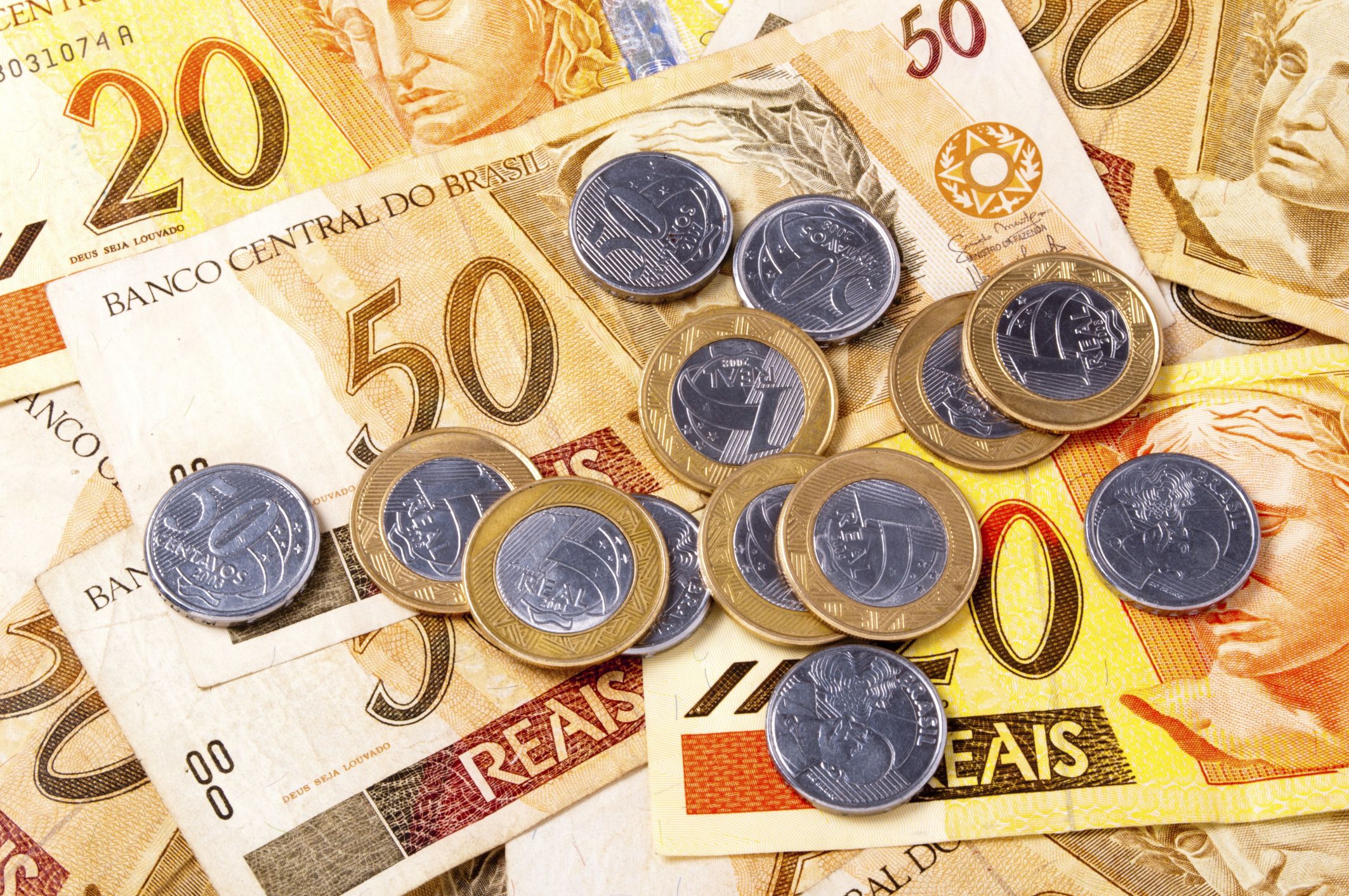 El real cotiza al menor precio de su historia - Real-brasil