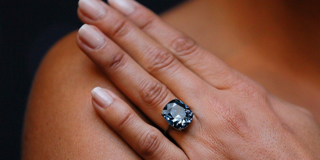 Subastarán el diamante azul más grande en su tipo - blue_moon_diamond1-1024x512