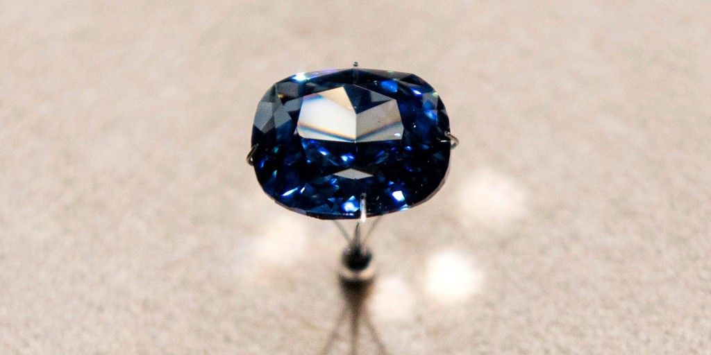 Subastarán el diamante azul más grande en su tipo - blue_moon_diamond2-1024x512