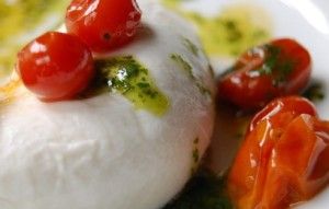 ¿Qué es lo que come el papa Francisco? - burrata-queso-de-pasta-hilada-mozzarella-burrata-en-reale-productos-gourmet-buenos-aires-capital-federal-argentina__A9166E_3-e1443282382952-300x191