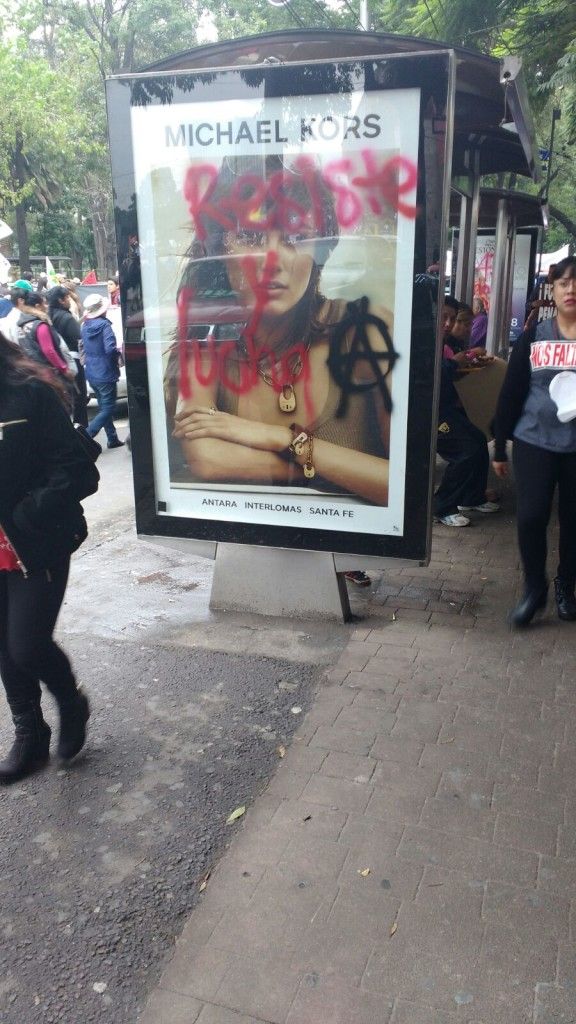 Grupos de anarquistas se inflitran en marcha pacífica - c4ab334f2d18dbebedfd0143c9e6c833-576x1024