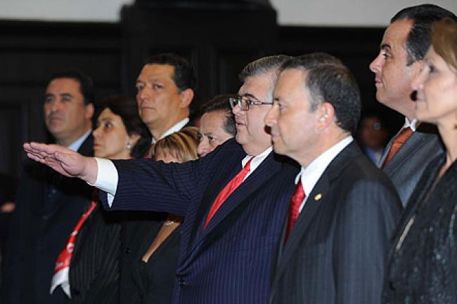 EPN propondrá ratificación de Agustín Carstens en Banxico - carstens-protesta-ok