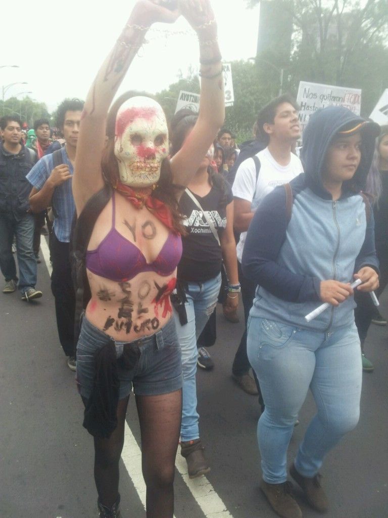 Grupos de anarquistas se inflitran en marcha pacífica - eb3506fe44f51b2fa995b0dd2fc941a2-1-768x1024