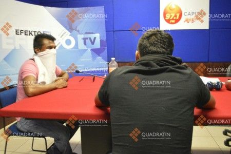 Normalistas toman estaciones de radio en Chilpancingo - normalistas-estacion-de-radio1