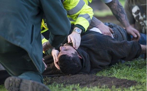 Escapista casi muere al ser enterrado vivo - pprtada