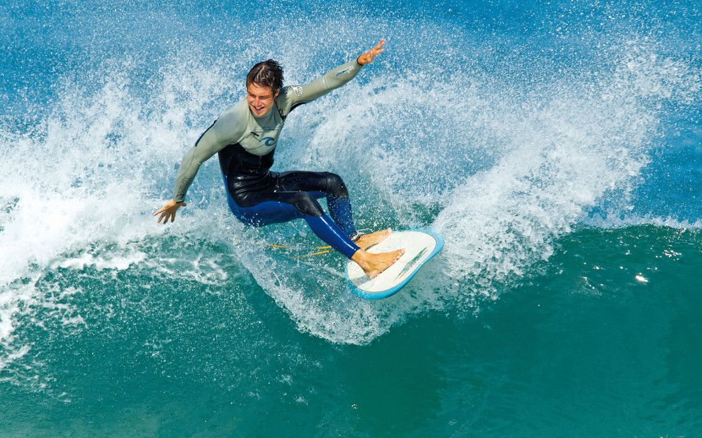 Proponen cinco nuevos deportes para JJ.OO. de Tokio 2020 - surfing-1024x640